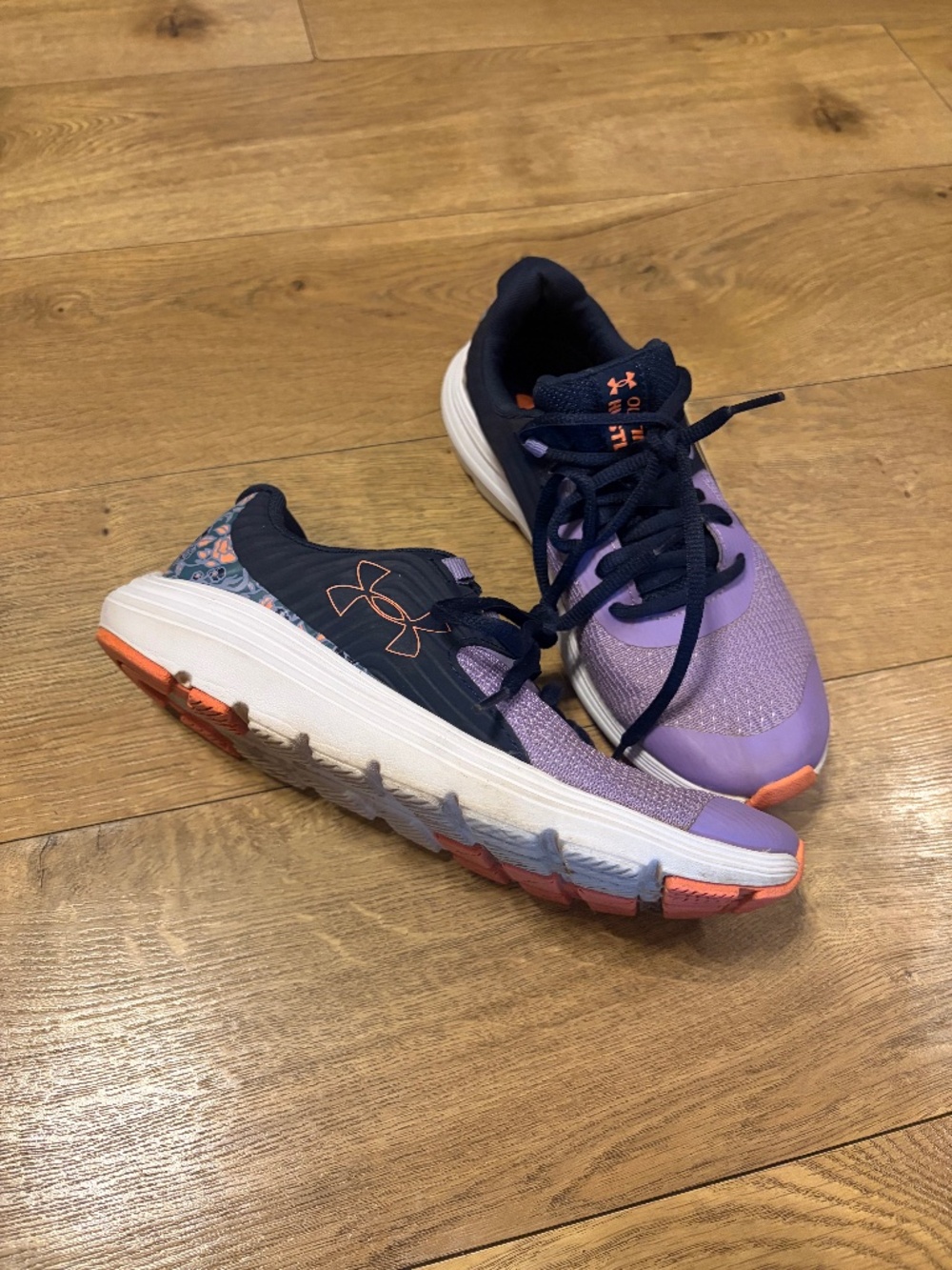 Girls under armour sneakers size 3.5y